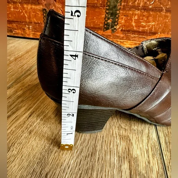 Life Stride Gamut Soft System Heeled Booties Pumps - Picture 10 of 12